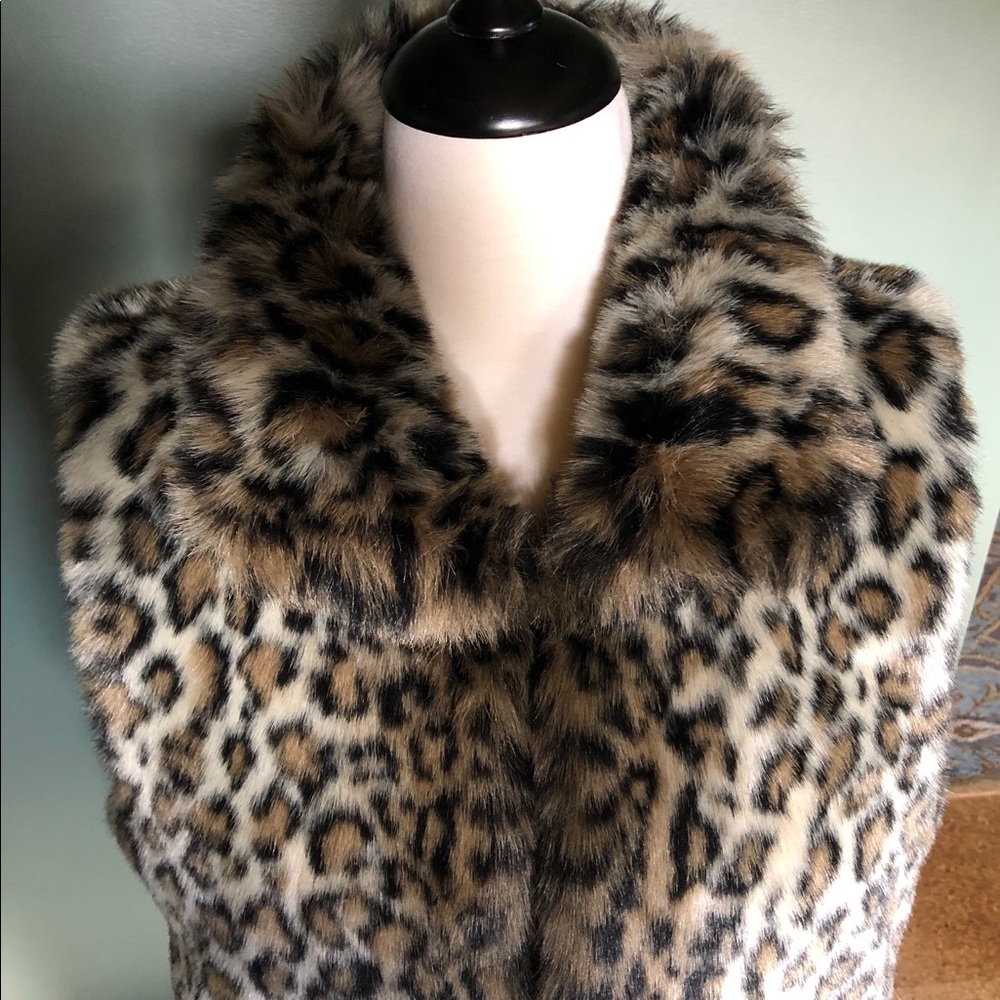 💋 VALERIE STEVENS LEOPARD FAUX FUR VEST  SZ M - Picture 4 of 11